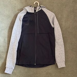 H and m running hoodie